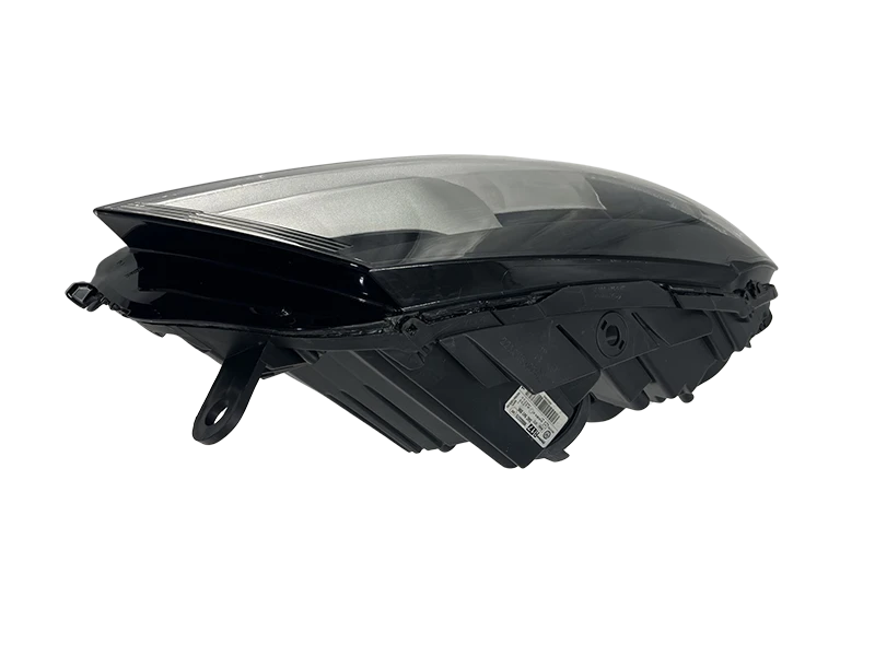 VOLKSWAGEN PASSATB6 2011-2014 R.H.S HEADLIGHT ASSEMBLY