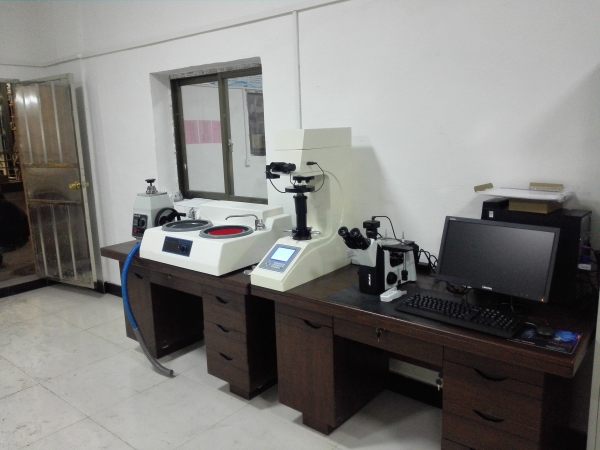 Teste de dureza de compra do cliente, conjunto de equipamento metalográfico.jpg