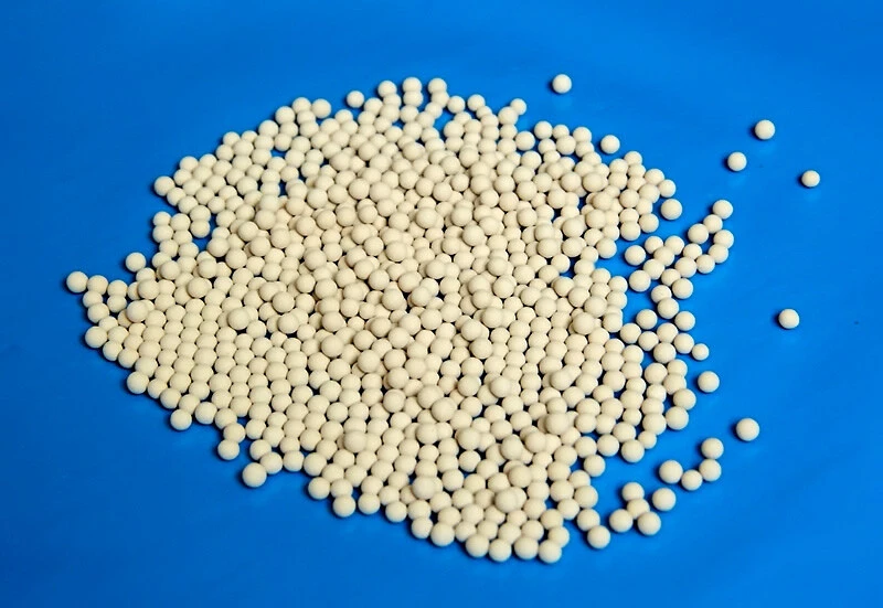 Molecular sieve beads for gas and liquid dehydration
