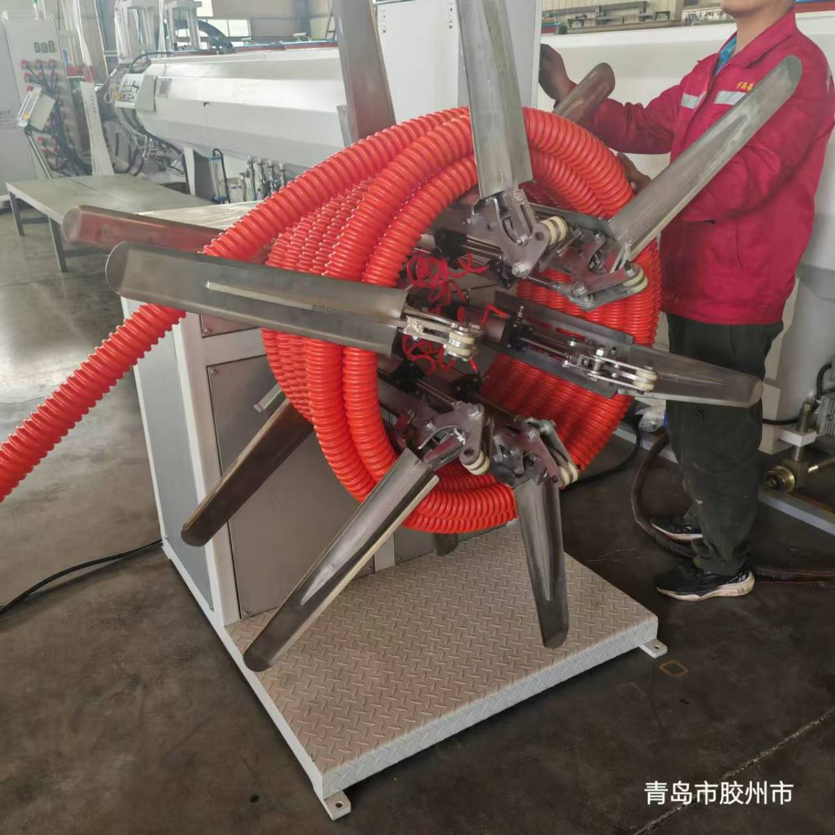 PE_Carbon_Spiral_Pipe_Production_Line_6.jpg