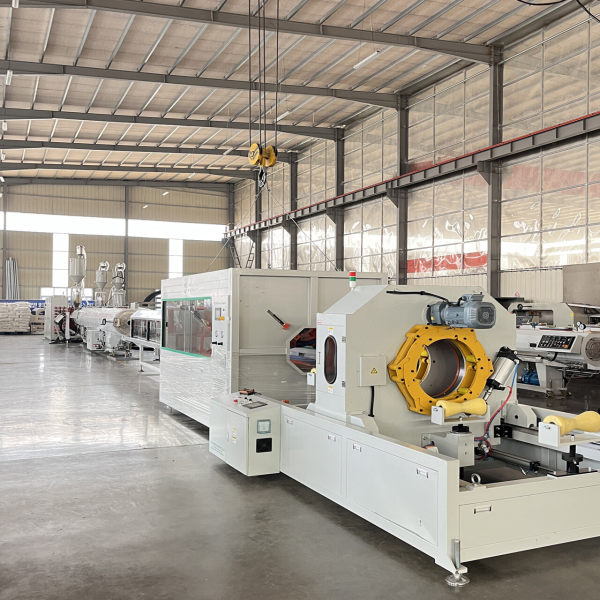 Three-Layer_Co-Extrusion_Pipe_Extrusion_Line6.jpg Three-Layer_Co-Extrusion_Pipe_Extrusion_Line6.jpg