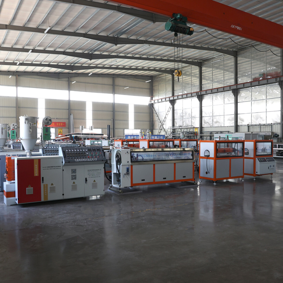 Pre-Applied_Plastic_Spiral_Bellows_Extrusion_Line1.jpg