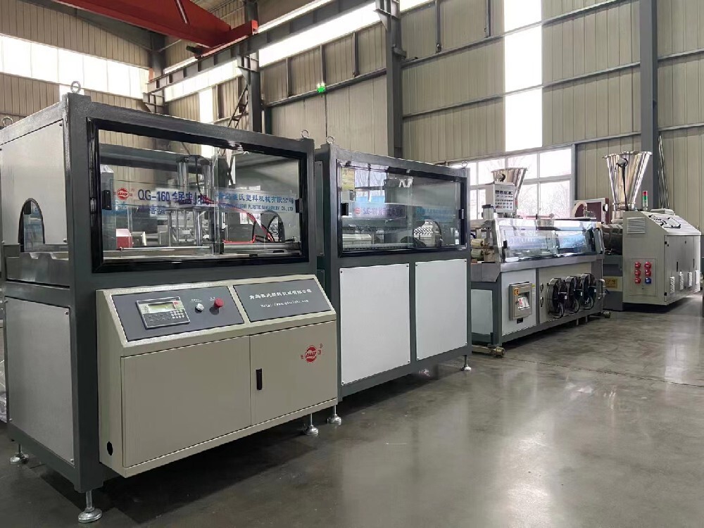 PE_Sprial_Pipe_Machine.jpg PE_Sprial_Pipe_Machine.jpg