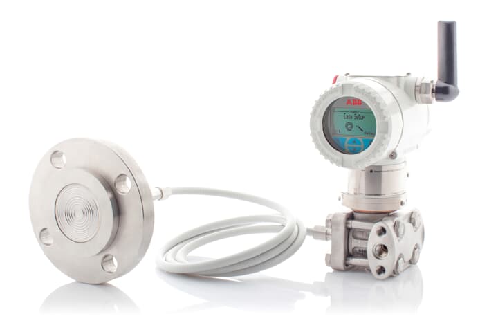 Differential pressure transmitter with remote diaphragm seal 266DRH