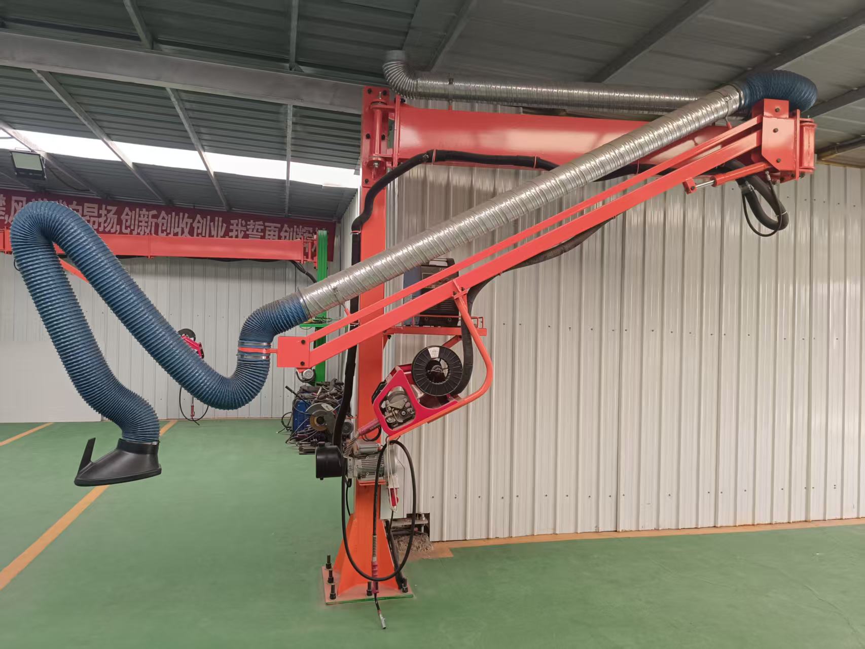 Brazo de Espacio de Soldadura con Aspiradora Eléctrica Xutai SPE-605, El Dispositivo Colectivo de Manguera de Vacío Captura Humos de Soldadura y Gases Nocivos, Purifica el Entorno del Taller, Adecuado para la Fabricación de Automóviles, el Procesamiento de Chapa Metálica, Brazo Alimentador de Alambre Eficiente y Estable Con Certificación CE, Se Puede Personalizar