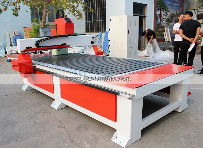 GC1325 Fresadora CNC de alta velocidad GoodCut para tallar madera