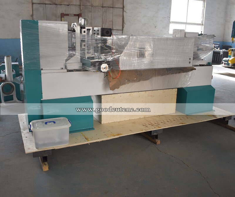 GC-1530WL-DS Máquina de torno automático de madera de doble eje con husillo