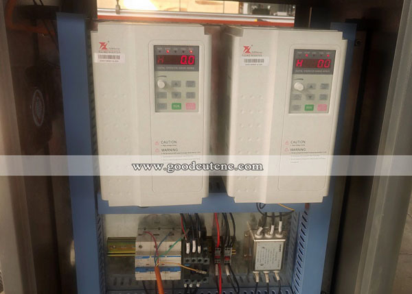 GC1530-6R Máquina de grabado CNC de 4 ejes, 6 husillos y 6 ejes rotativos