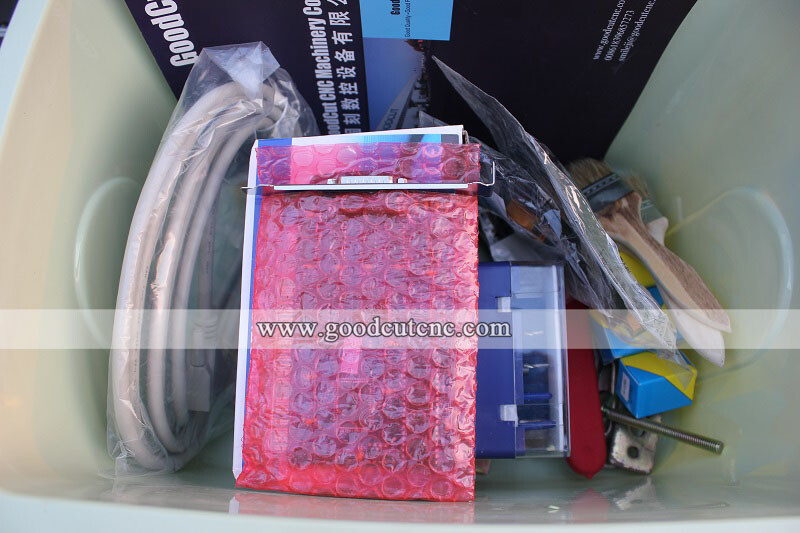 GC1325 wood carving cnc router(9）.jpg