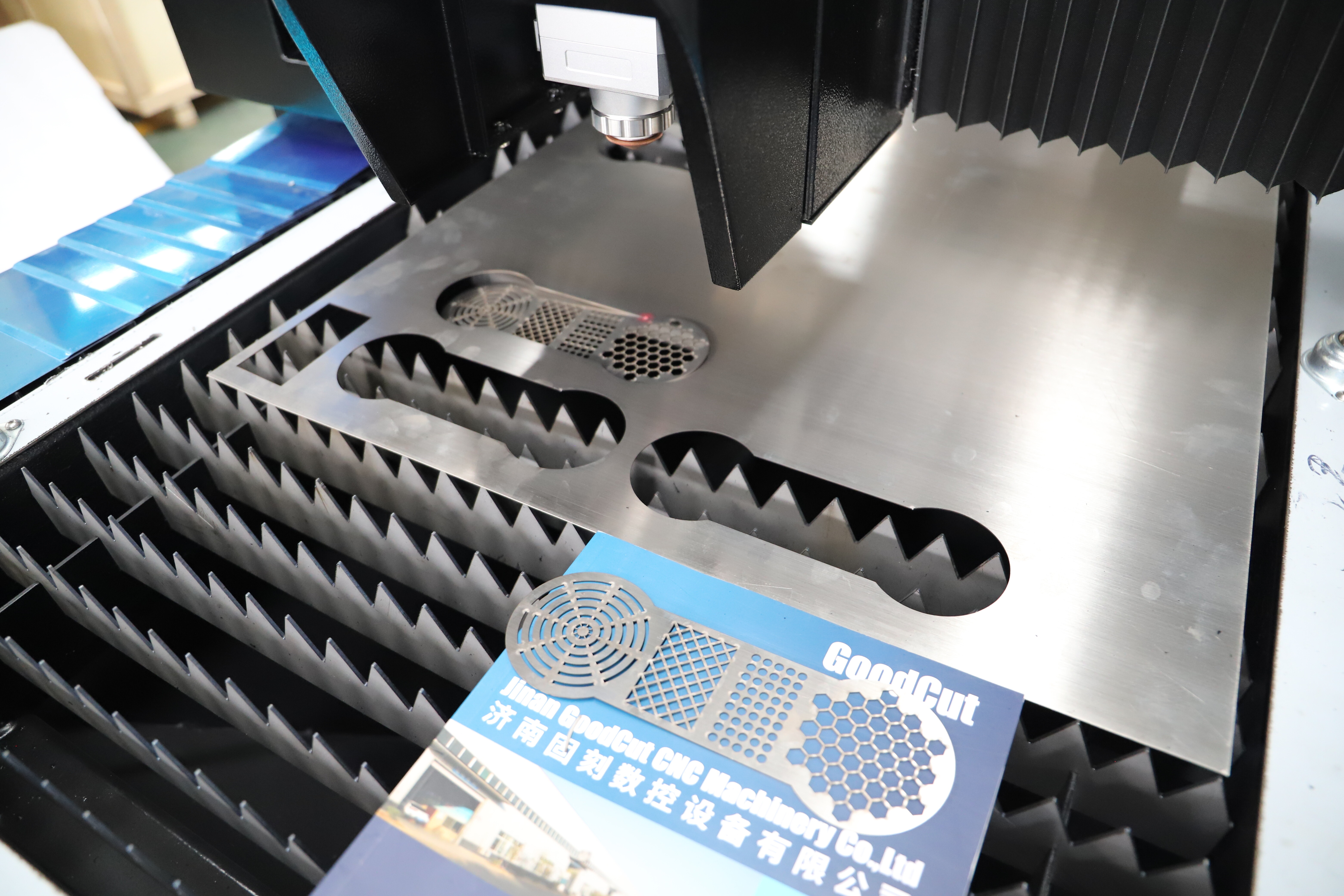 GC6010F laser machine (27).JPG