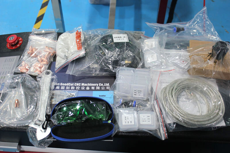 GC-WCC 4 in 1 Functions Laser Welding Cutting Cleaning Machine(12).jpg GC-WCC 4 in 1 Functions Laser Welding Cutting Cleaning Machine(12).jpg