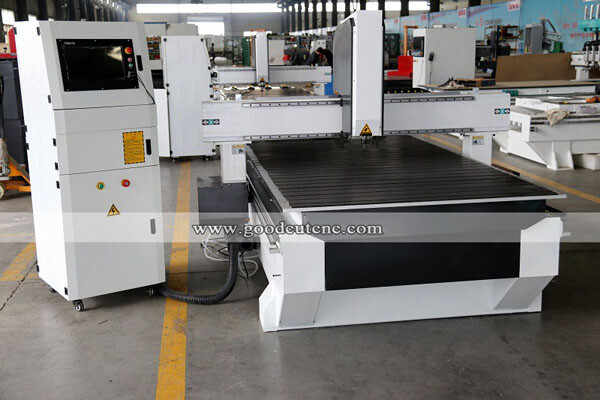 GC1325H Máquina fresadora CNC de 4*8 pies de bastidor resistente con mesa de ranura en T