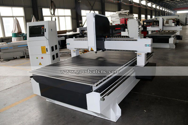 GC1325H Máquina fresadora CNC de 4*8 pies de bastidor resistente con mesa de ranura en T