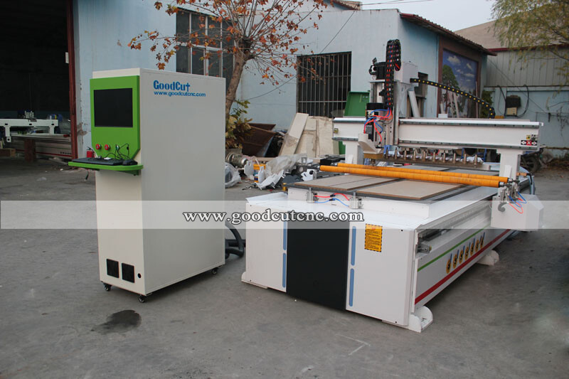 GC1325ATC GoodCut Linnear Atc Cnc Router con Cambiador de Herramientas para la Fabricación de Puertas de Armarios de Cocina