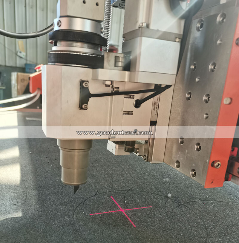 GC1625O CNC Oscillating Knife Cutting Machine for Multilayer Cardboard and Leather Cutting Detail 1.jpg