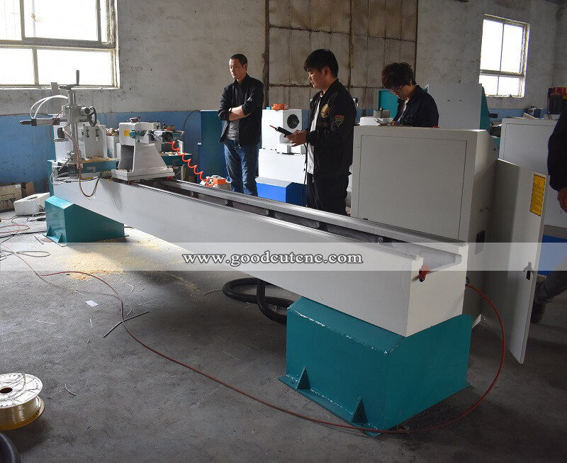 GC1530WL-S Torno de madera GoodCut con husillo de roscar