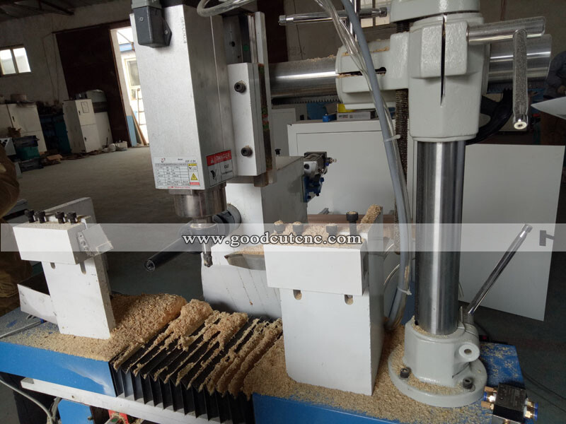 GC1530WL-S GoodCut Wood Turning Lathe Machine with Screw Lathe Spindle 4.jpg GC1530WL-S GoodCut Wood Turning Lathe Machine with Screw Lathe Spindle 4.jpg