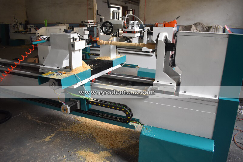 GC1530WL-S Torno de madera GoodCut con husillo de roscar