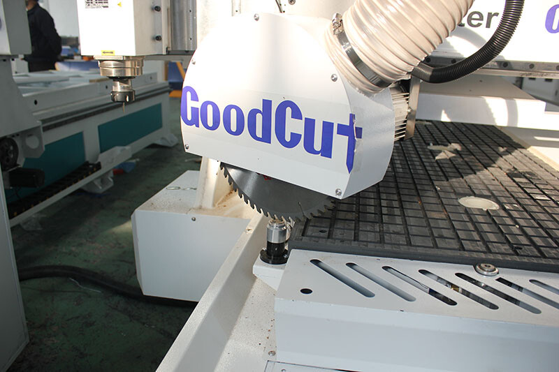 GC1325-BS Máquina de enrutador CNC con sierra de cuchilla de doble cabezal