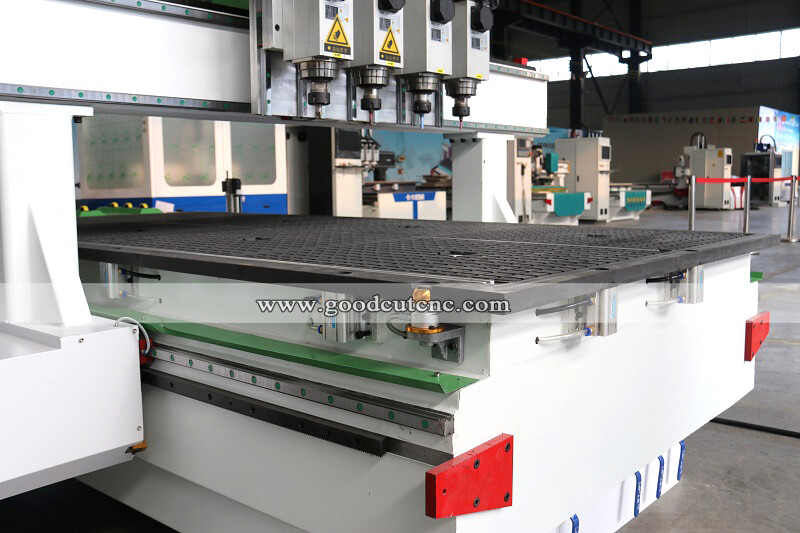 GC1325-P4 Fresadora CNC multihusillo neumática para madera para la fabricación de muebles