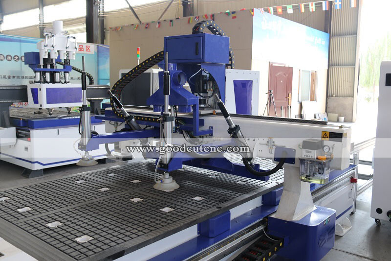 Máquina fresadora CNC Nesting GC1325AF con dispositivo de carga y descarga automática para trabajar la madera