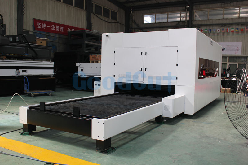 GC1530FC-D Fiber Laser Cutting Machine with Exchange Table and Cover for Metal Cutting6.jpg GC1530FC-D Fiber Laser Cutting Machine with Exchange Table and Cover for Metal Cutting6.jpg