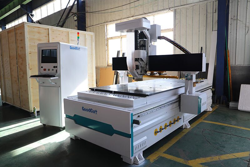 Máquina fresadora CNC para carpintería GC1325ATC Jinan