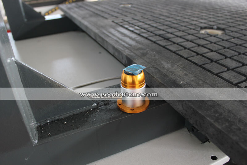 GC1325ATC New Design Automatic Tool Changer CNC Router Machine4.jpg