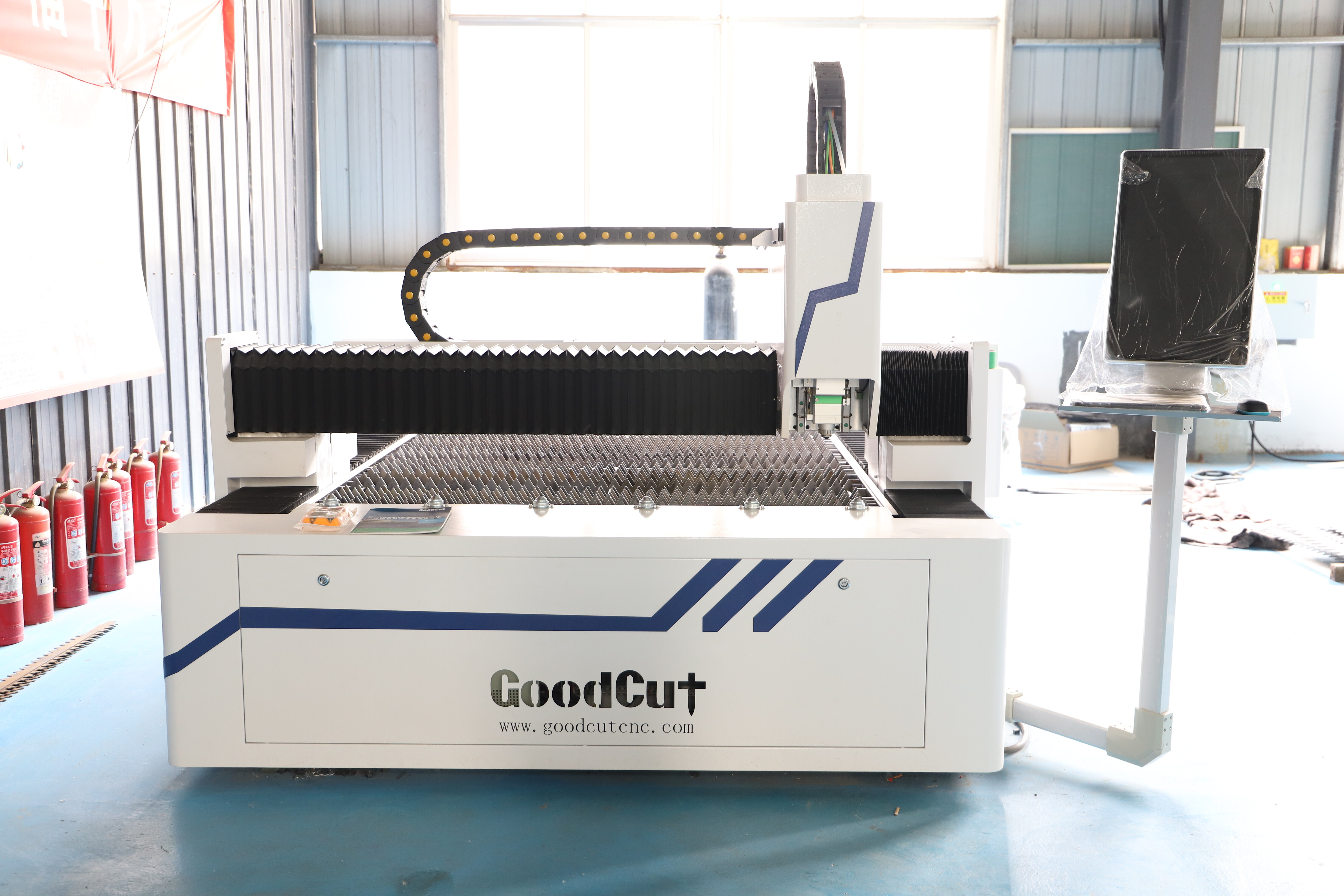 Máquina de corte láser de fibra para metal GC1530F 3KW 6KW