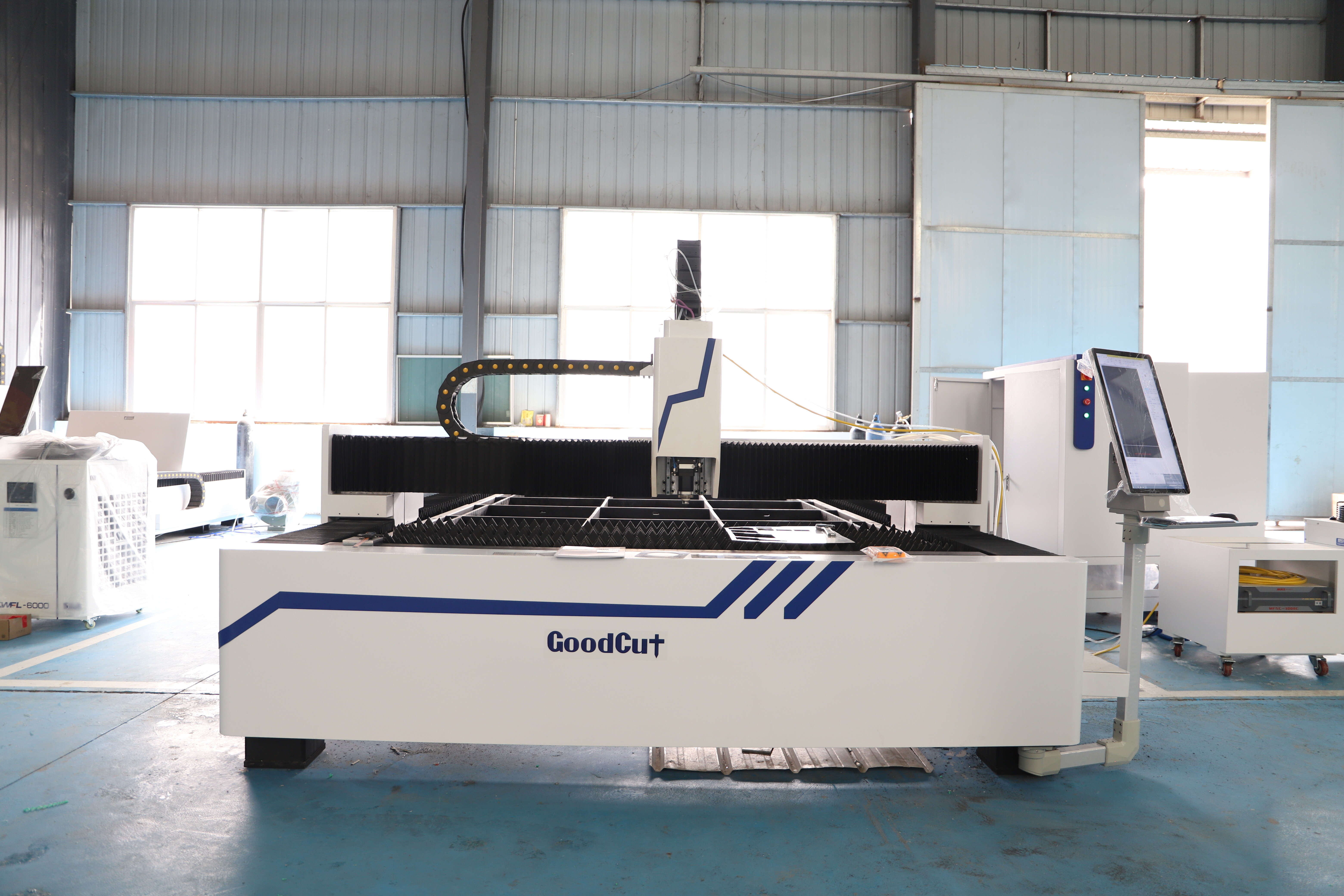 Máquina de corte láser de fibra para metal GC6520F 3KW 6KW 12KW