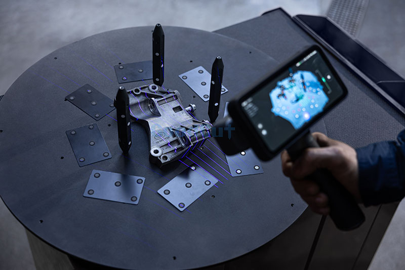 Escáner 3D inalámbrico de mano EinScan Rigil con fuente de luz híbrida