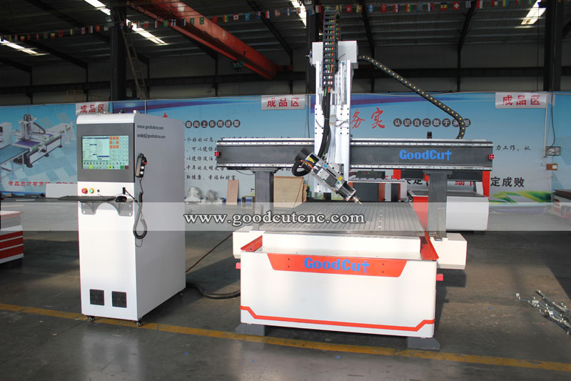 GC1325ATC-4Ejes Máquina CNC de Alta Precisión con Cambiador Automático de Herramientas y Ejes Lineales para Trabajo en Madera con Husillo Giratorio de 180 Grados