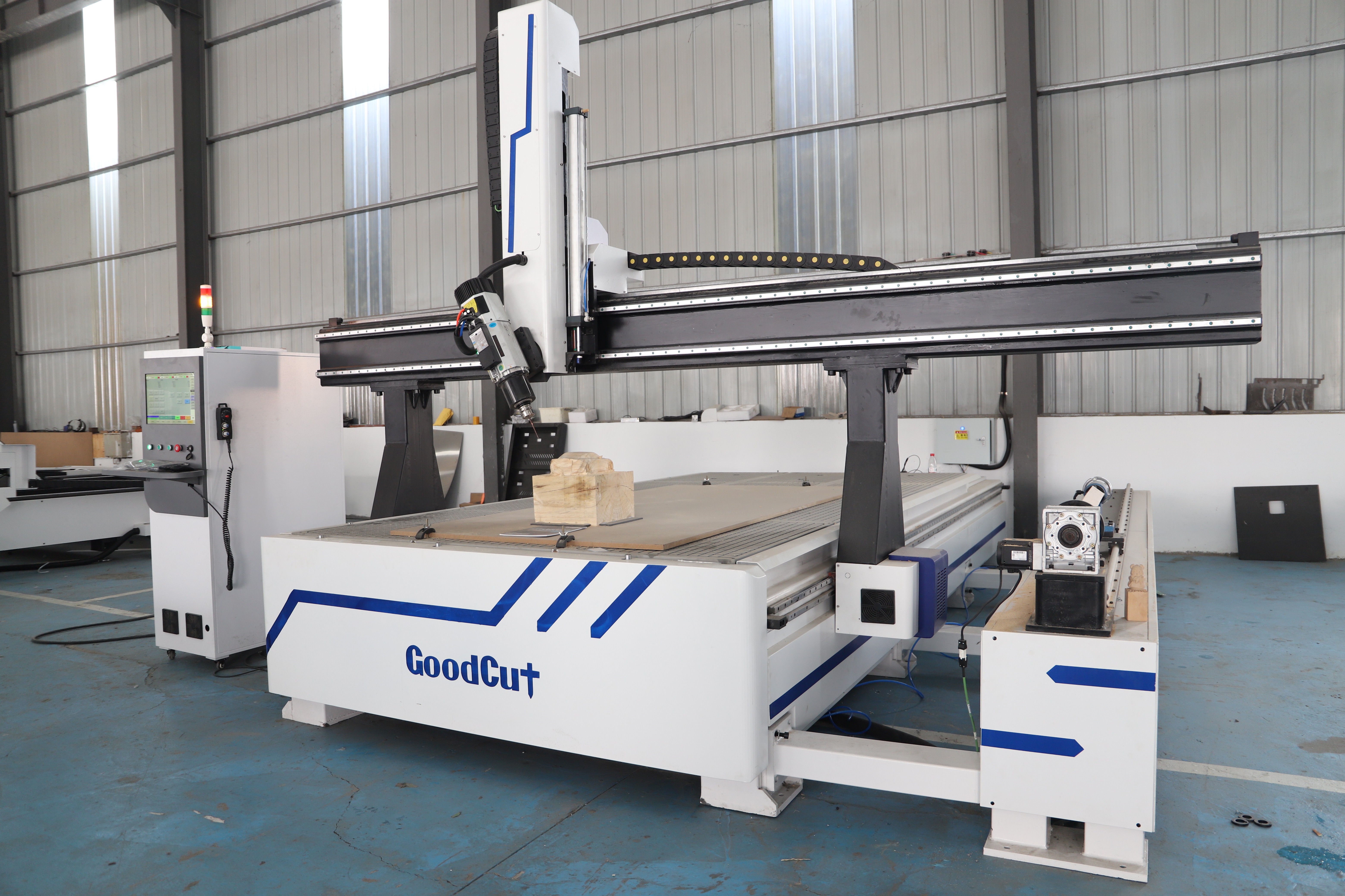 GC2040-4AR Router CNC Automático GoodCut Lineal con Cambiador de Herramientas y Cabezal Giratorio y Oscilante