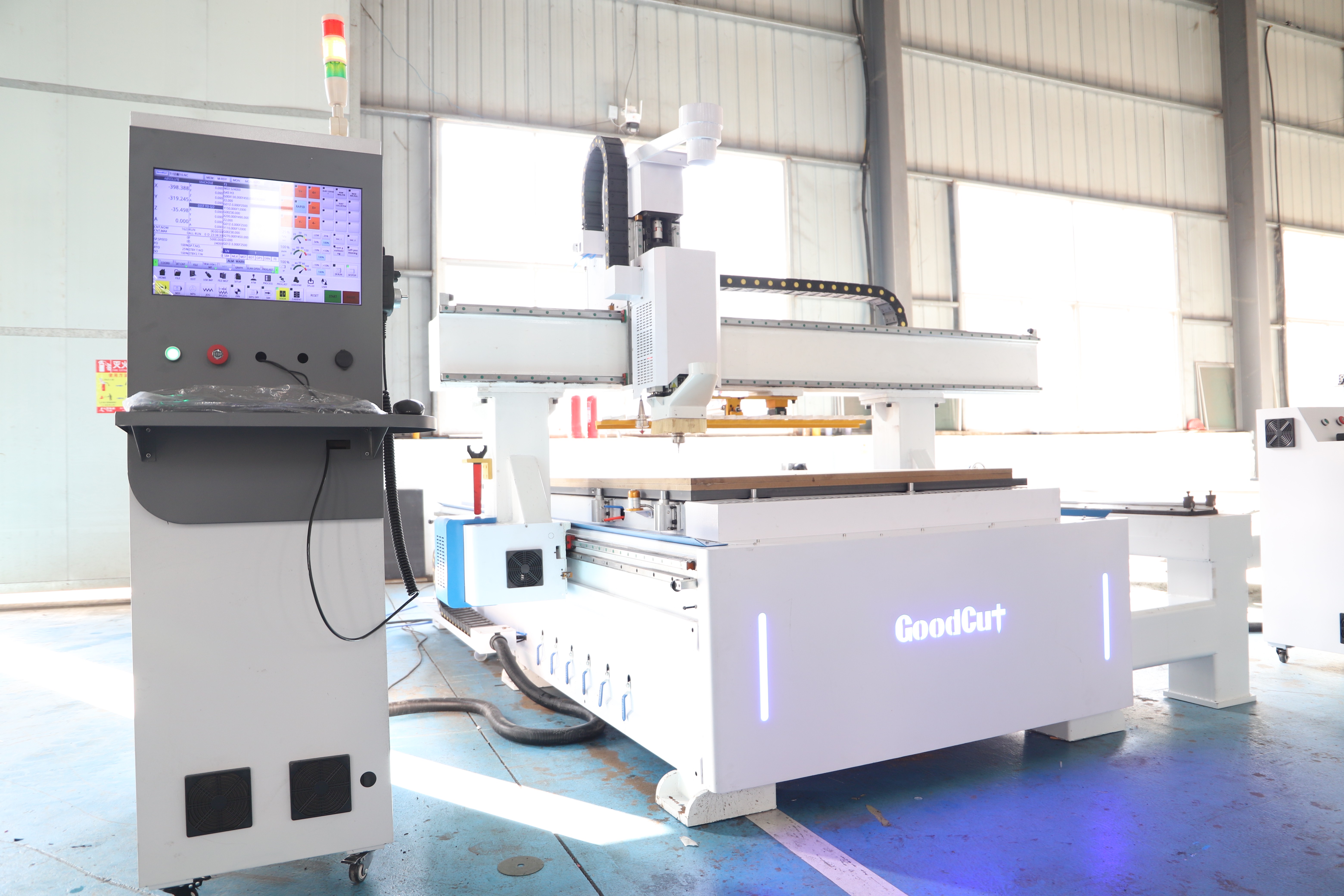 GC1325ATC-R Enrutador CNC de Cambio Automático de Herramientas Lineal con Dispositivo Rotatorio