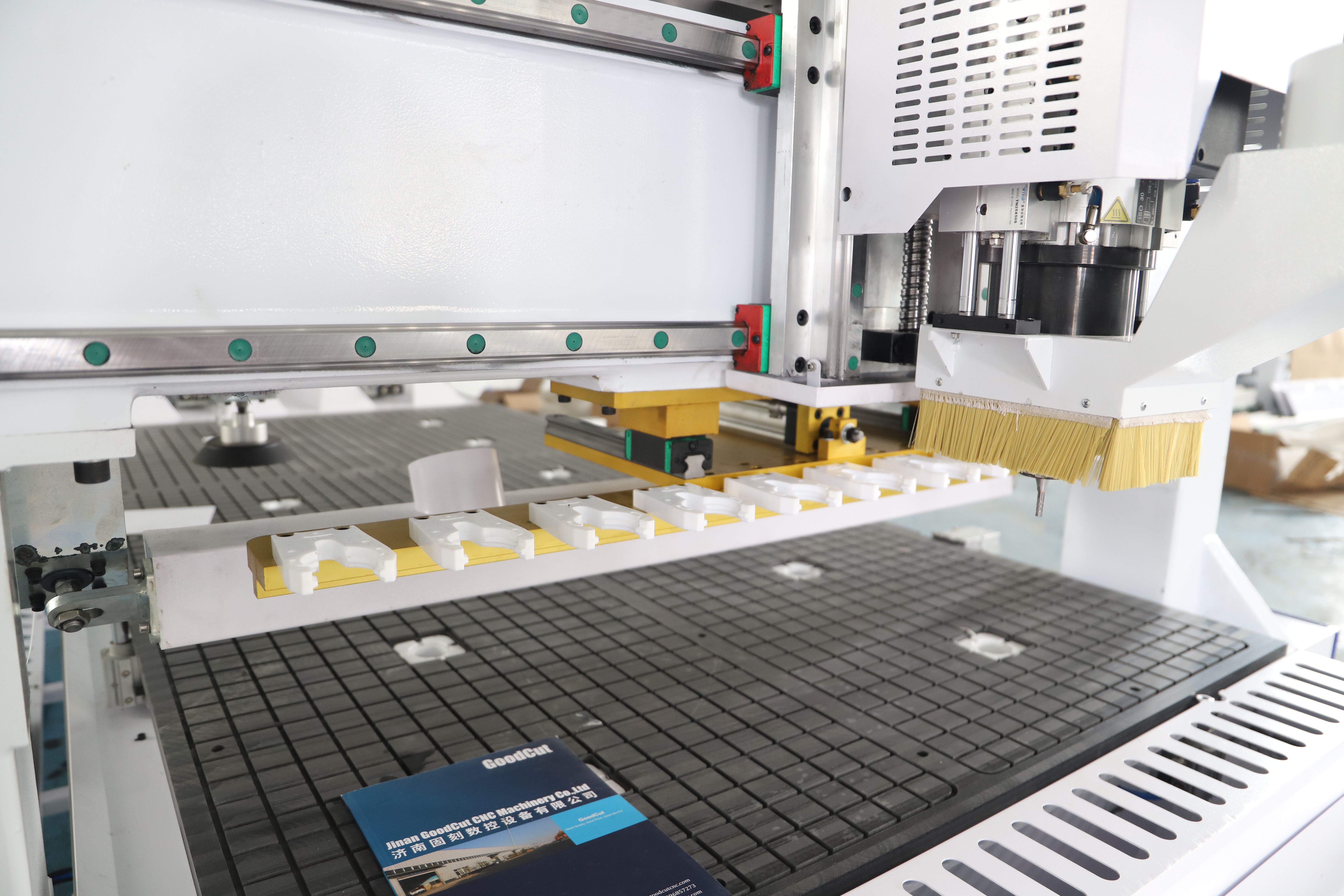 GC1325ATC Máquina CNC de Anidación con Cambiador Automático de Herramientas