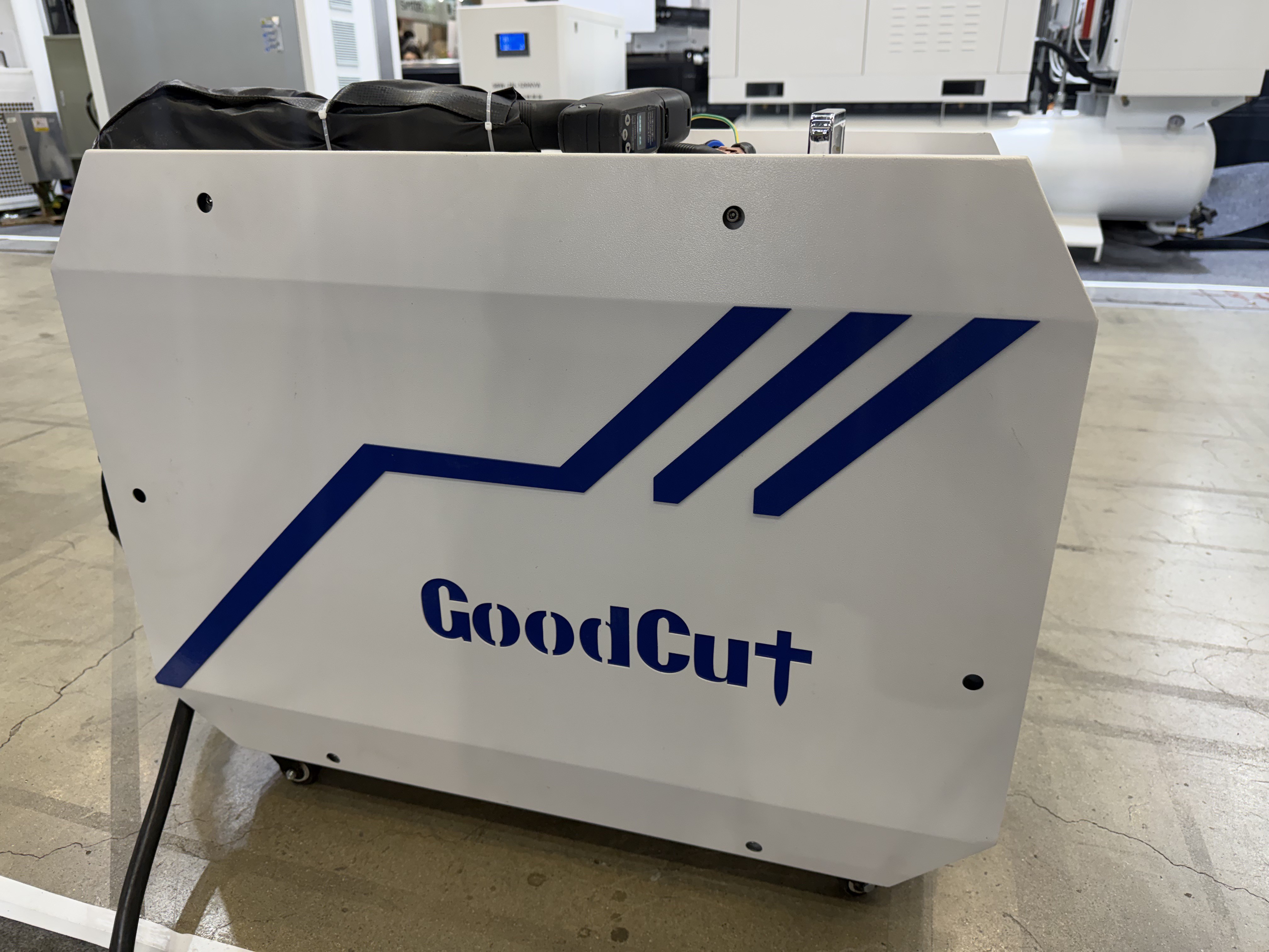 GC-WCCA Soldadora láser refrigerada por aire máquina láser 5 en 1 de soldadura, corte y limpieza