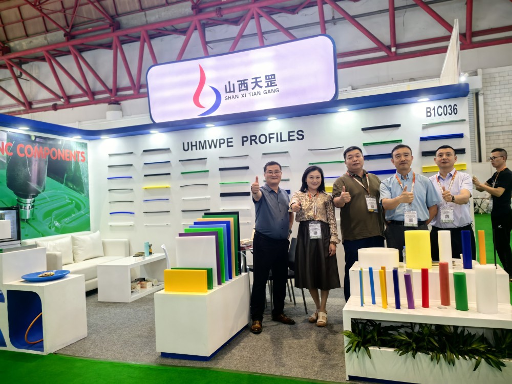 Bienvenido a nuestro stand en la Allpack Indonesia Expo de Yakarta.