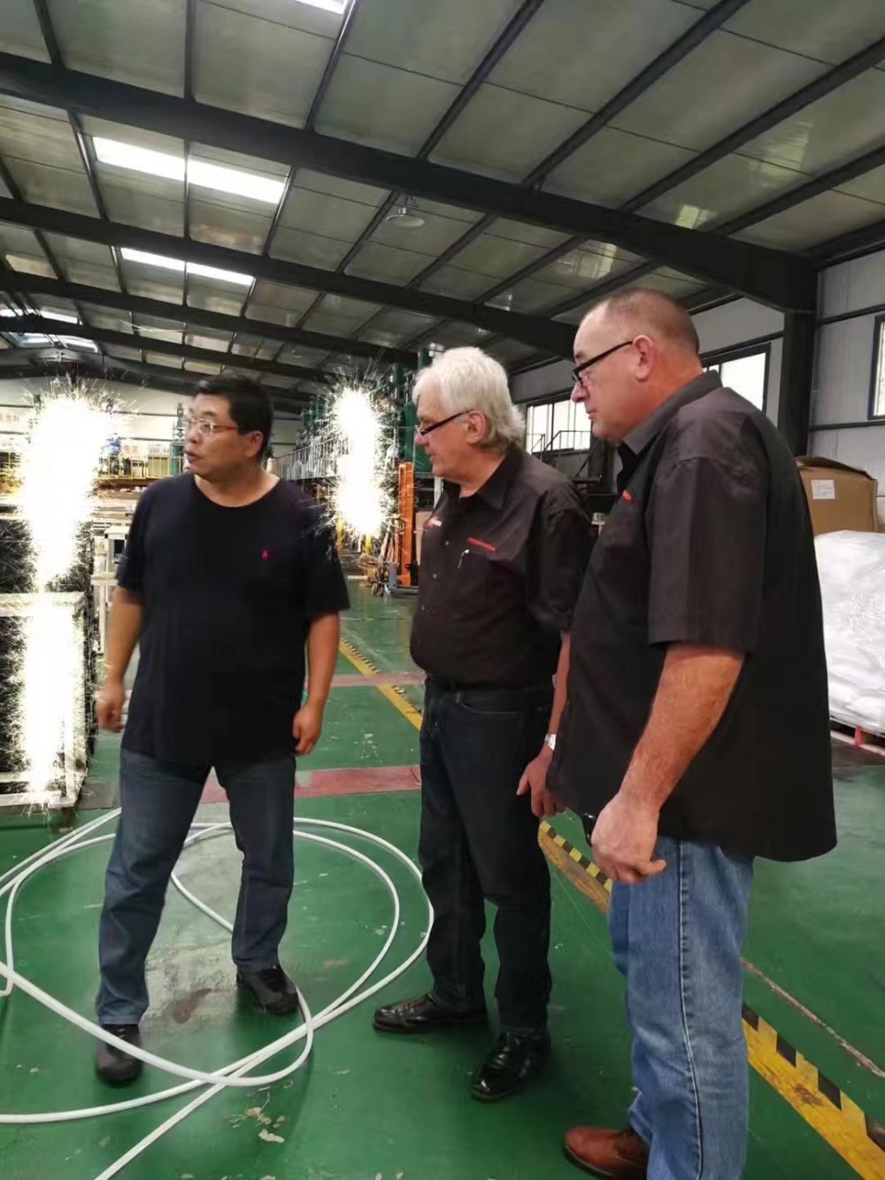 Clientes visitando nuestra fábrica