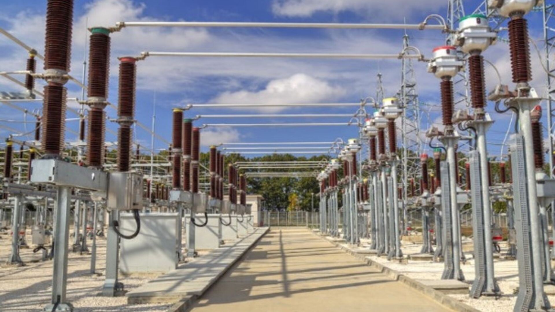 Minimize unplanned downtime by providing stable high-voltage power at low cost 11.jpg