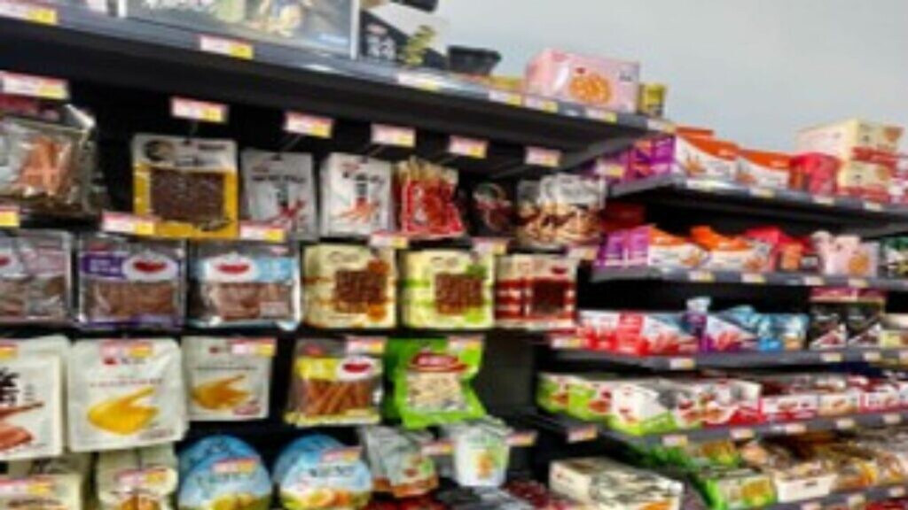 bazaars We are committed to providing convenient, accessible and affordable market services. Our on-site market services include a variety of retail stores, convenience stores and supermarkets offering a wide range of goods and services.