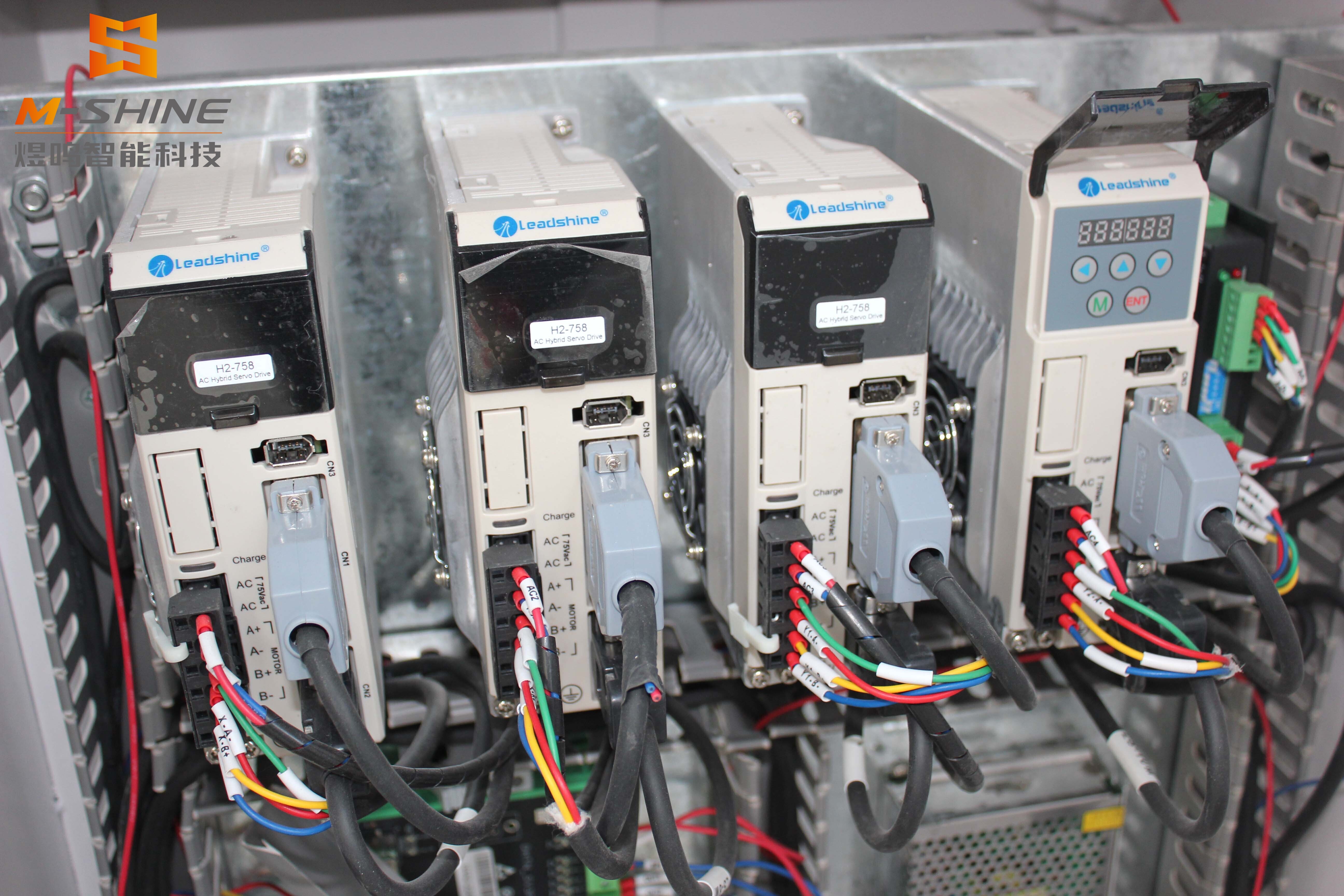 Резьбонарезной станок с вибрационным ножом