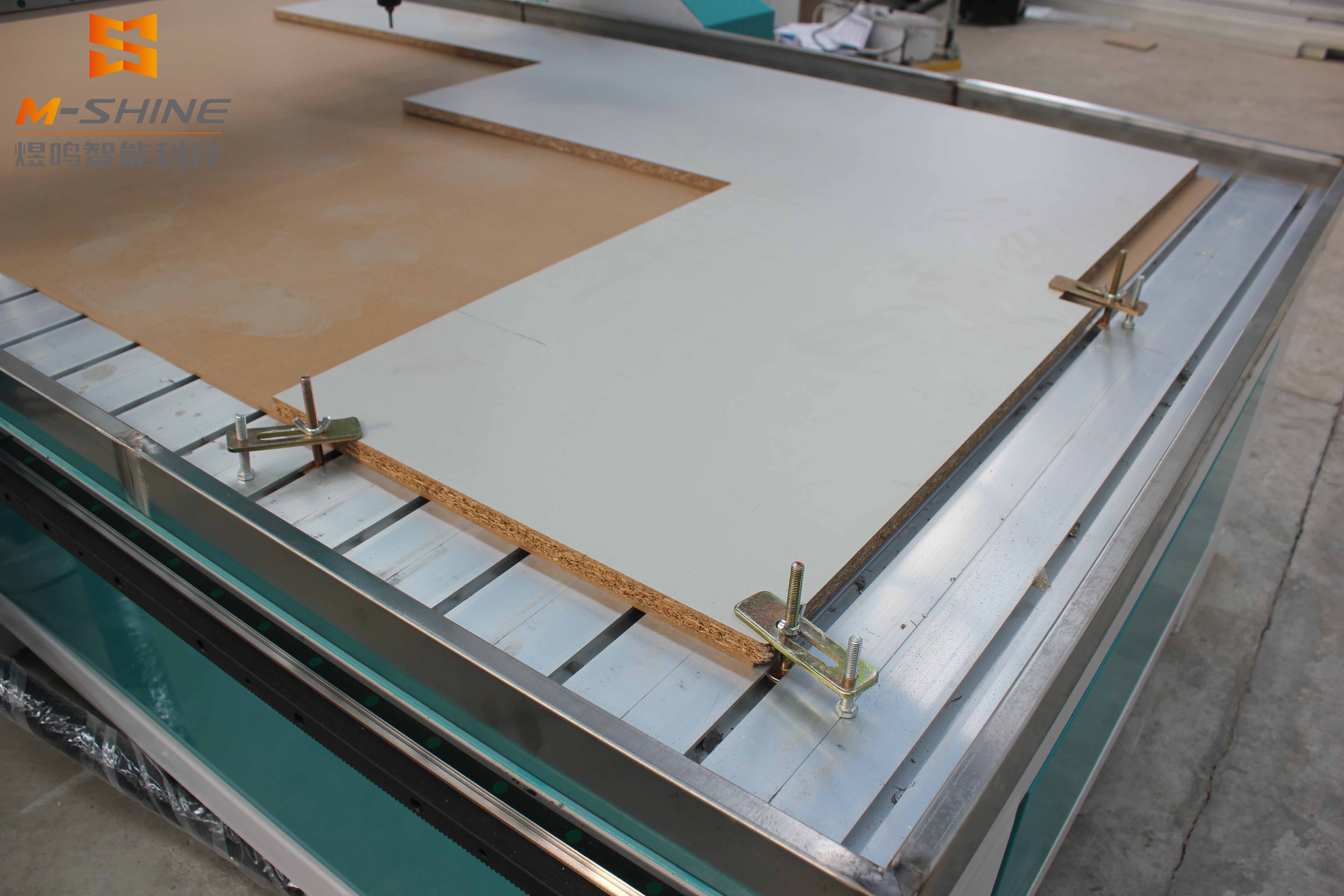 Гравировальный станок M-shine1325 с баком для воды