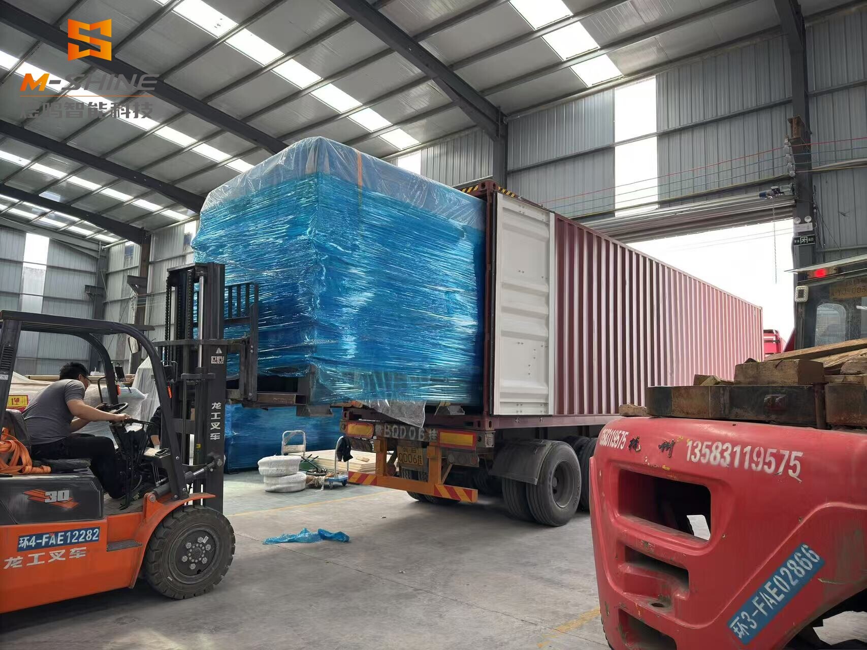 Шесть деревообрабатывающих станков 2130 отправлены в Мексику