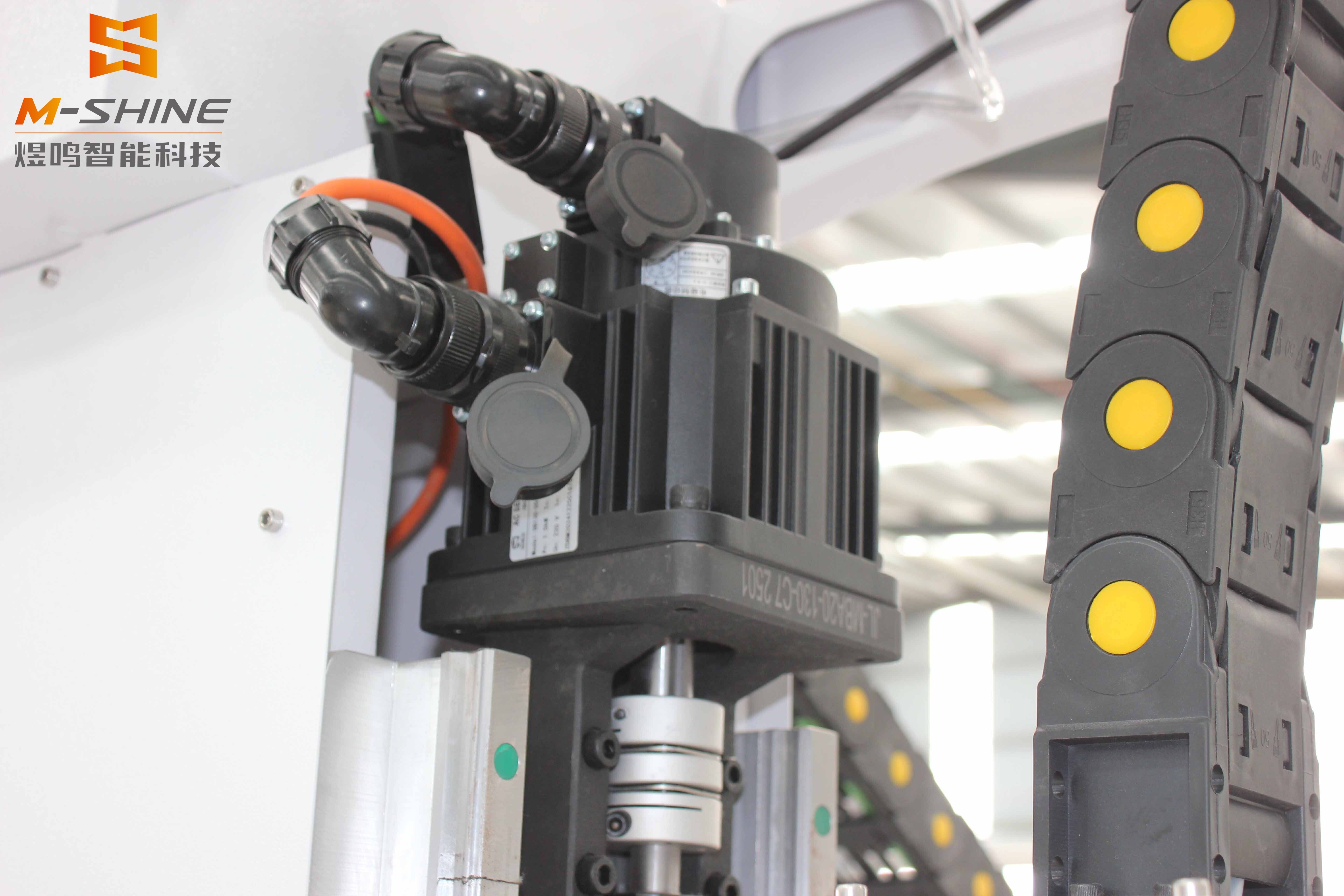 Значение шарико-винтовых передач на всех осях в станках 1325/2130 ATC с ЧПУ