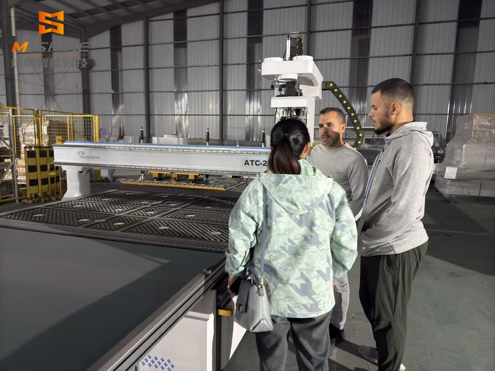 Старший агент по деревообрабатывающему оборудованию из Бразилии, приехал в M-SHINE для исследования и заказа