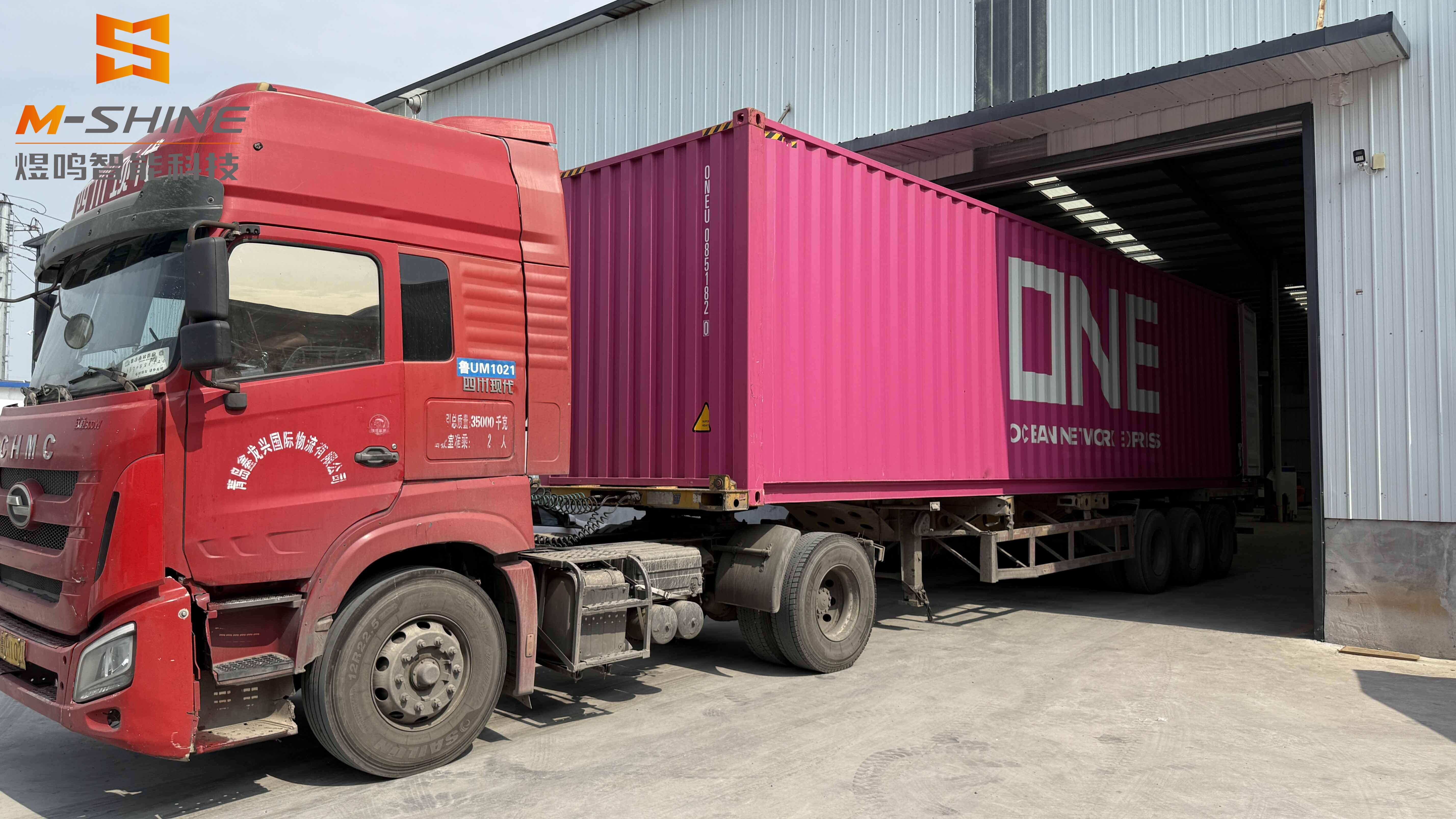 2130 станков с ЧПУ для резки и 79-футовая производственная линия мебели отправляются в Великобританию