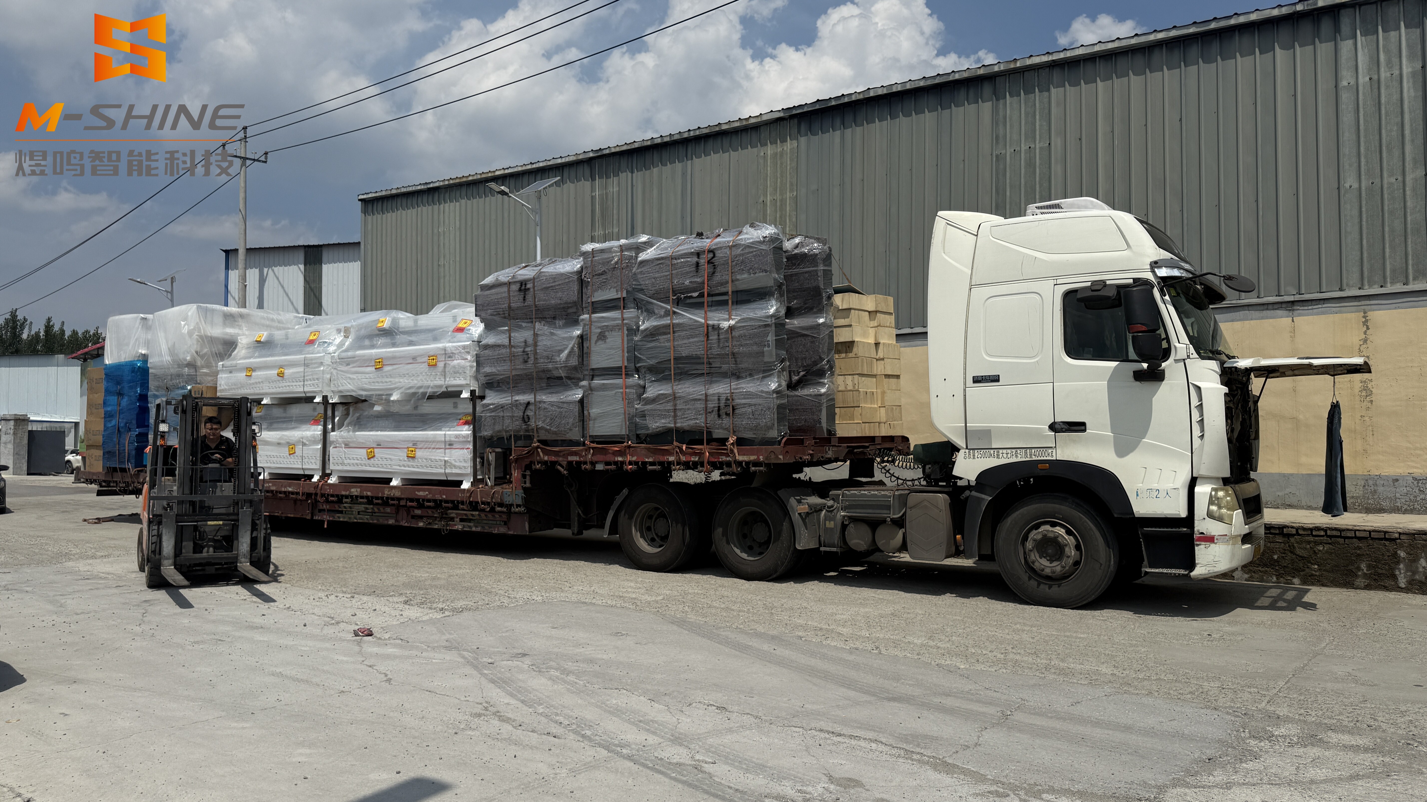 Фрезерный станок с ЧПУ для деревообработки с автоматической сменой инструмента и раскроем в Узбекистан, очень популярен