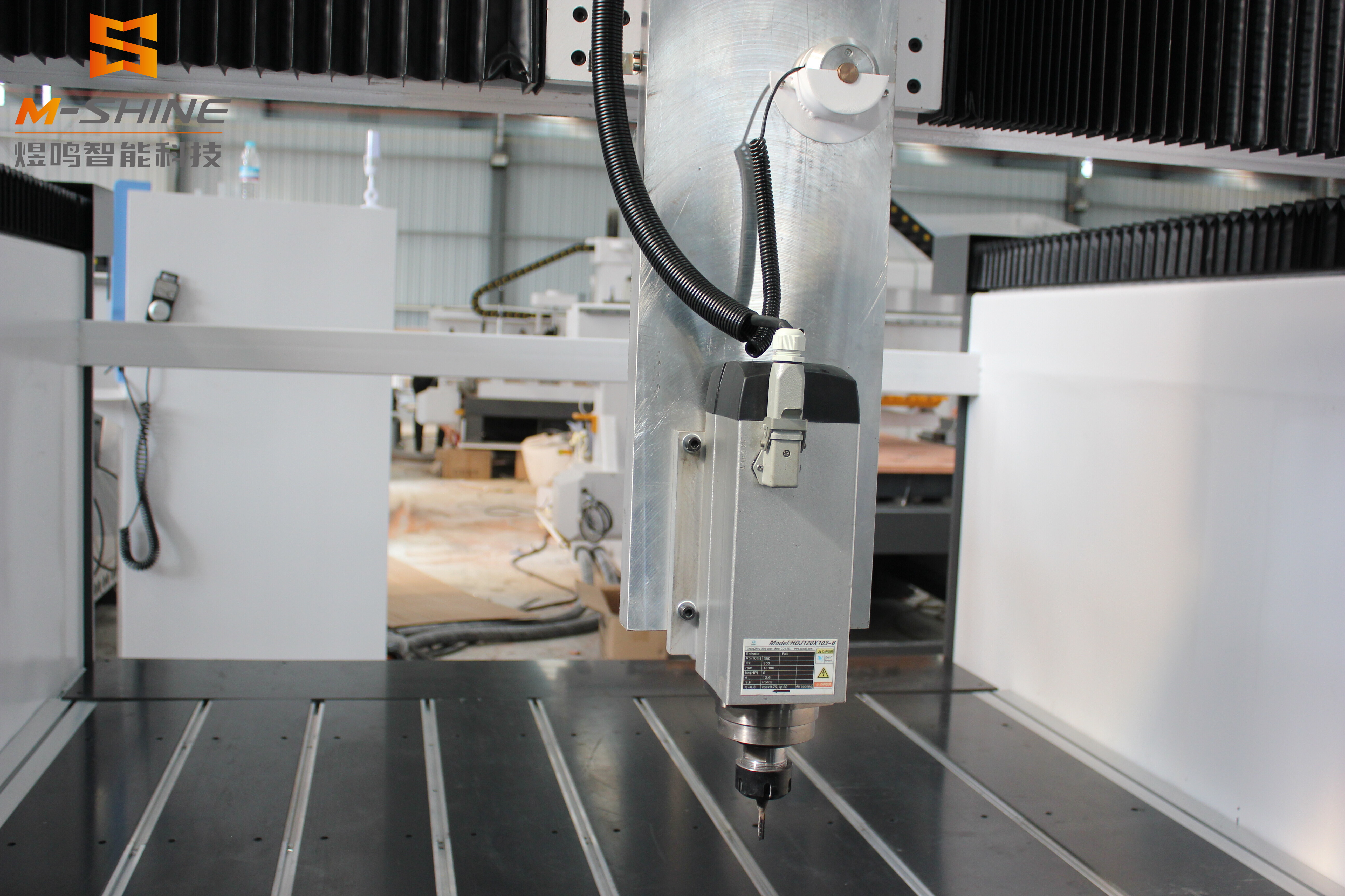 Преимущества и характеристики 5-осевого станка для резьбы по дереву из пенопласта