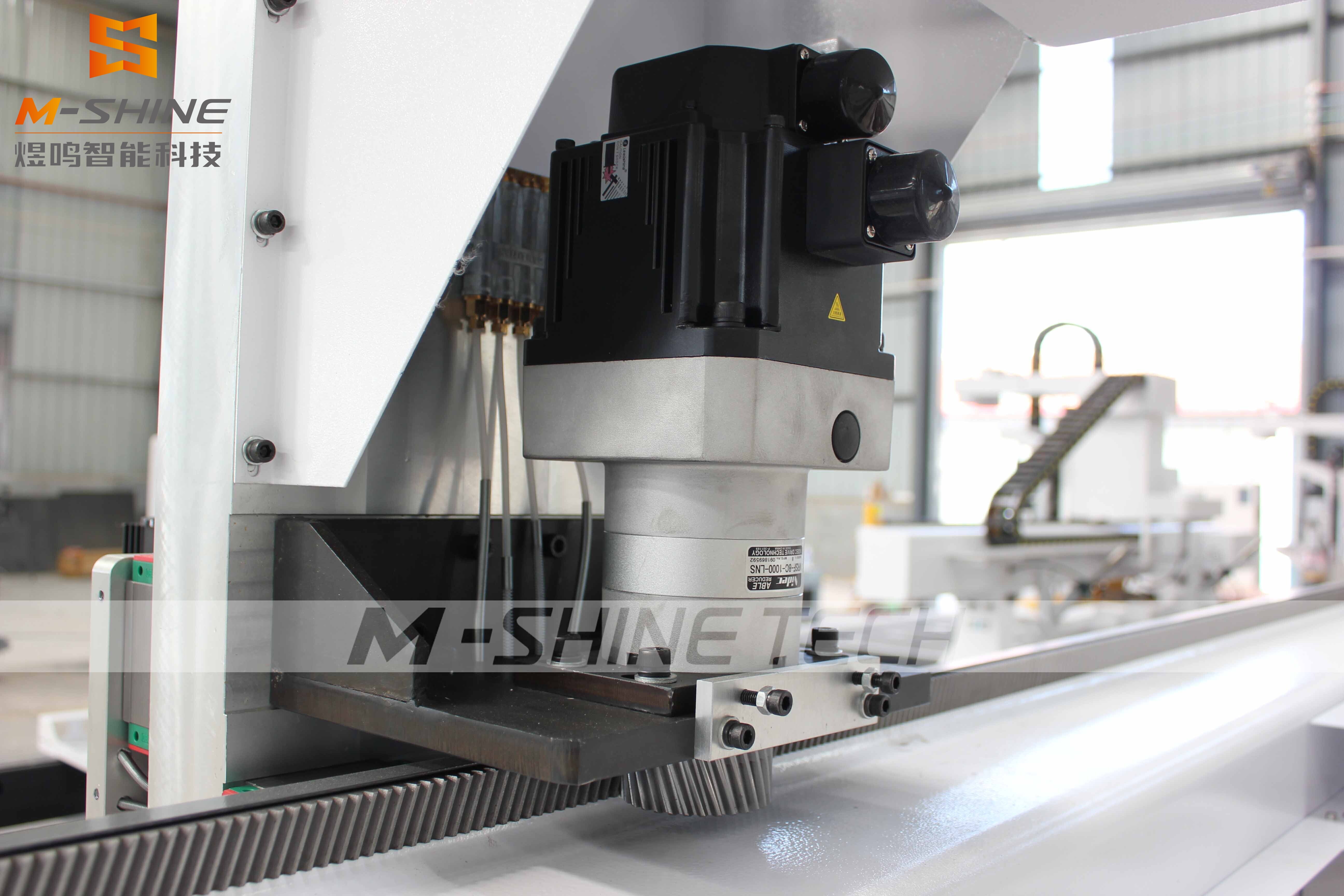 Разница между сервоприводом и шаговым приводом в станке с ЧПУ ATC для дерева