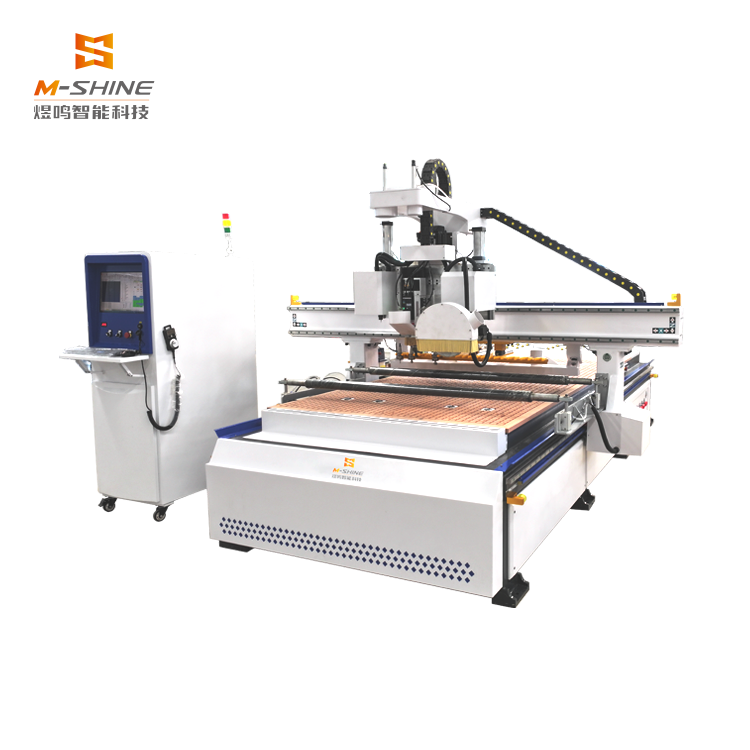 Многофункциональный фрезерный станок с ЧПУ